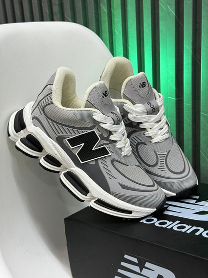 New Balance 2000s - Women / Dama